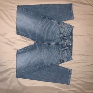 AMERICAN EAGLE STRETCH MOM JEANS
